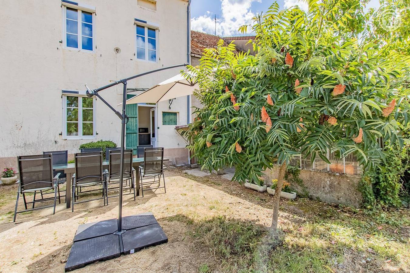 Gîte für 8 Personen mit Garten in Joncy, Charolles und Umgebung
