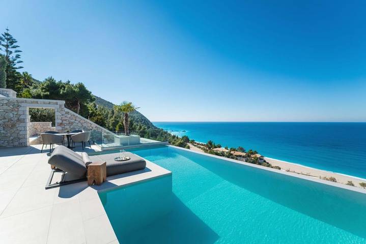 Villa für 3 Personen, mit Terrasse und Pool sowie Ausblick