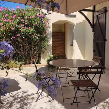 Gîte für 2 Personen, mit Terrasse in Frankreich