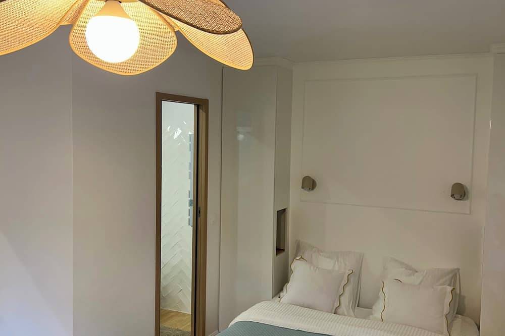 Apartamento entero, Furnished Design Studio 25m² - Direct access to La Défense in Louveciennes, Yvelines