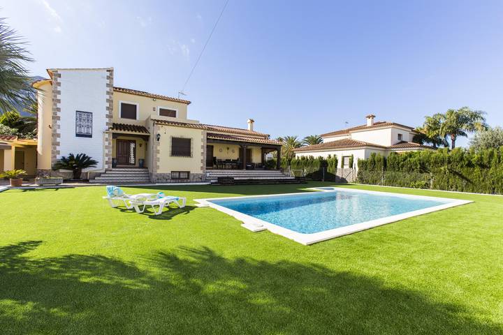 Villa für 8 Personen, mit Garten in Dénia