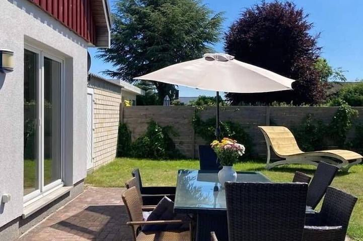 Ferienhaus für 10 Personen, mit Garten und Pool sowie Sauna in Grömitz