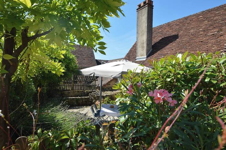 Gîte pour 2 personnes, avec Jardin à Badefols-d'Ans