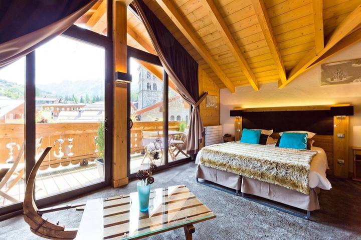 Hôtel pour 2 personnes, avec sauna ainsi que terrasse et jacuzzi dans Office De Tourisme De La Clusaz - 4