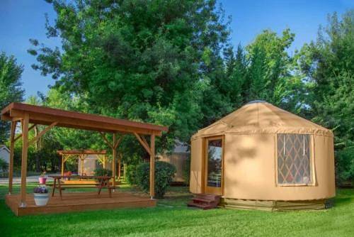 Camping pour 4 personnes, avec piscine et jardin dans le Tarn-et-Garonne