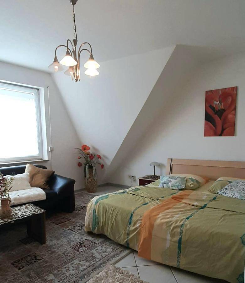 Ganze Ferienwohnung, Double Room with Garden View in Laatzen, Hannover und Umgebung
