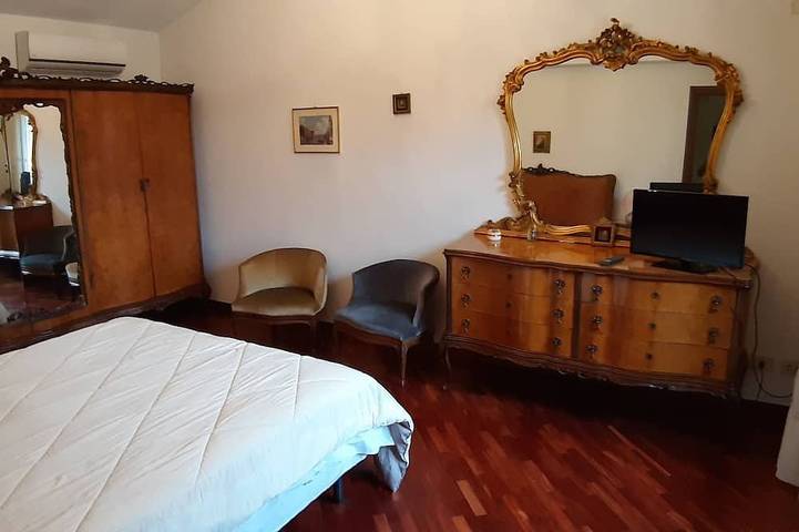 Villa 3 piani indipendente con garage e giardino privato in Sinalunga, Chianti