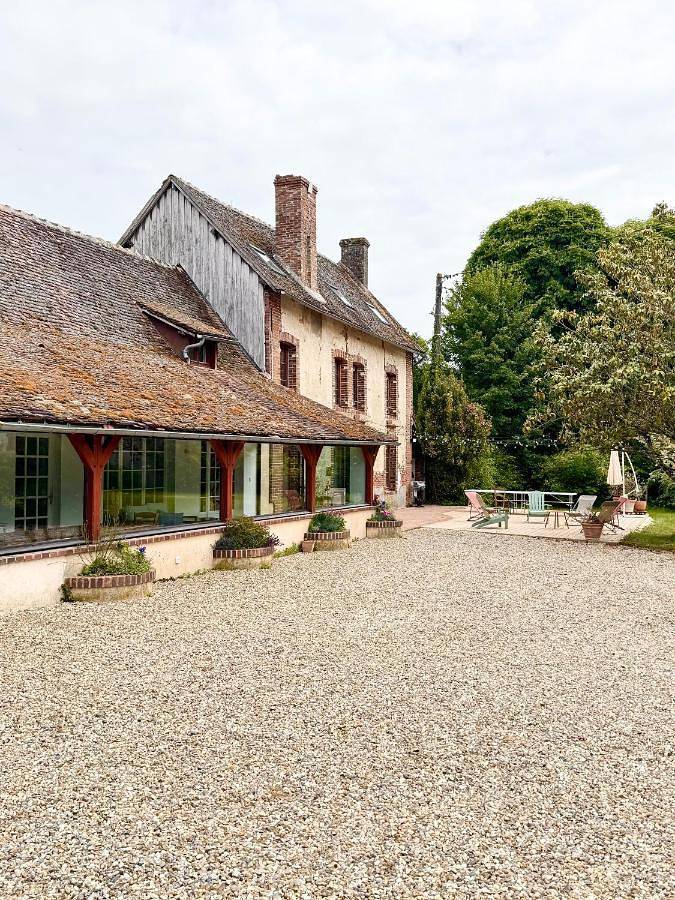 Location de vacances pour 2 personnes, avec piscine ainsi que jardin et jacuzzi dans Champignelles (Yonne)