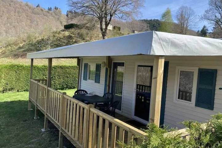 Camping pour 4 personnes dans le Cantal