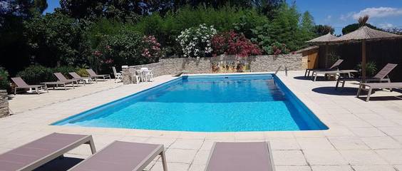 Gîte pour 8 personnes, avec vue ainsi que jardin et piscine, adapté aux familles à Villelongue-de-la-Salanque