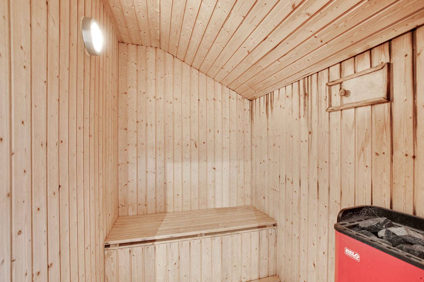 Indbydende poolhus in Nordborg, Lillebælt