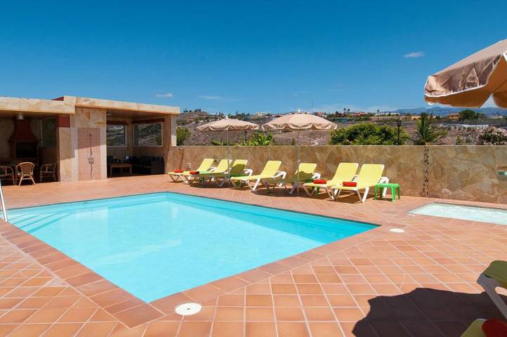 Chalet para 13 personas, con piscina además de jardín y vistas en Gran Canaria - 2