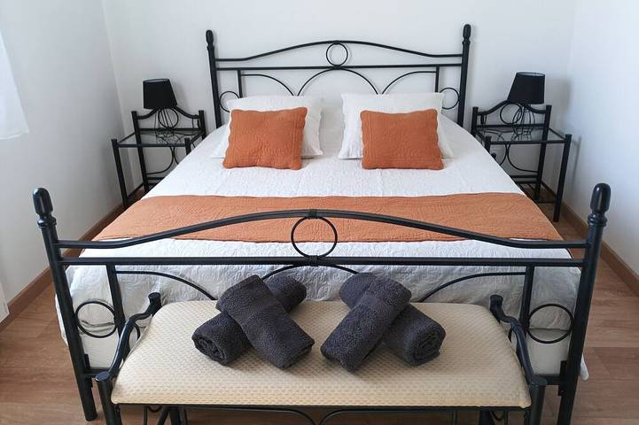 Location de vacances pour 6 personnes, avec terrasse et jardin à Saint-Ciers-d'Abzac