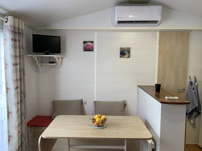 Camping pour 4 personnes, avec piscine et terrasse