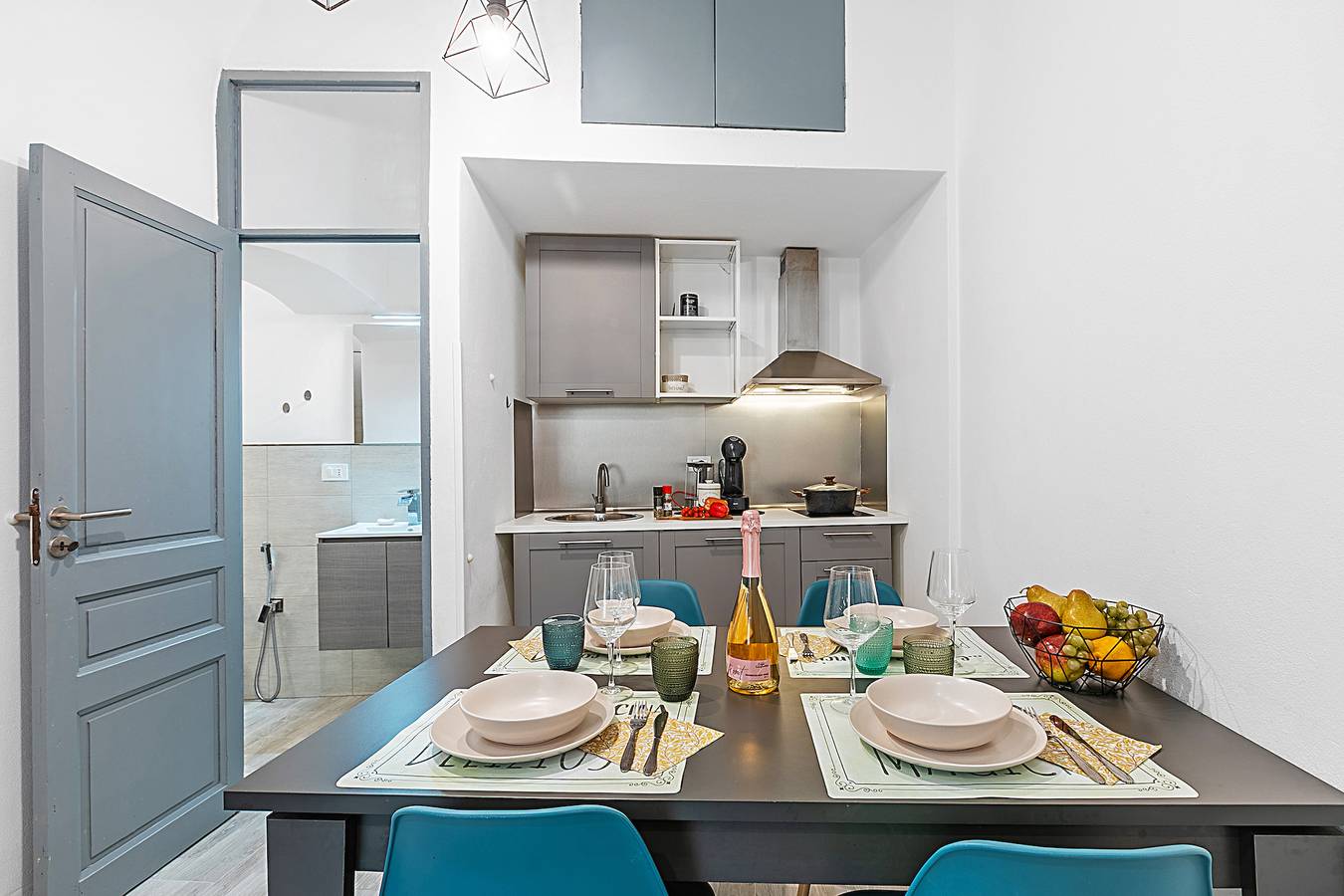 Appartamento intero, Saro House, Centre Apartment for 6 in Sanremo, Comune di Sanremo