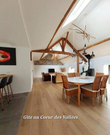Gîte pour 6 personnes, avec jardin et vue à Couvin