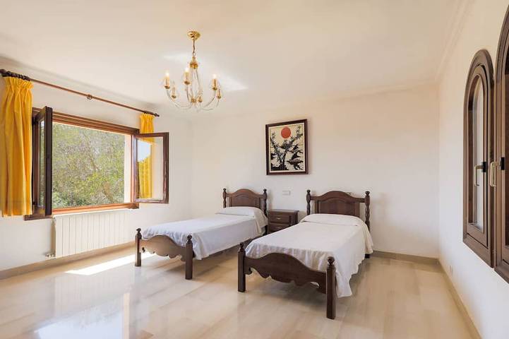 Casa con fantástica piscina y tobogán, pista de tenis, aire acondicionado, wifi. in Felanitx, Costa de Mallorca