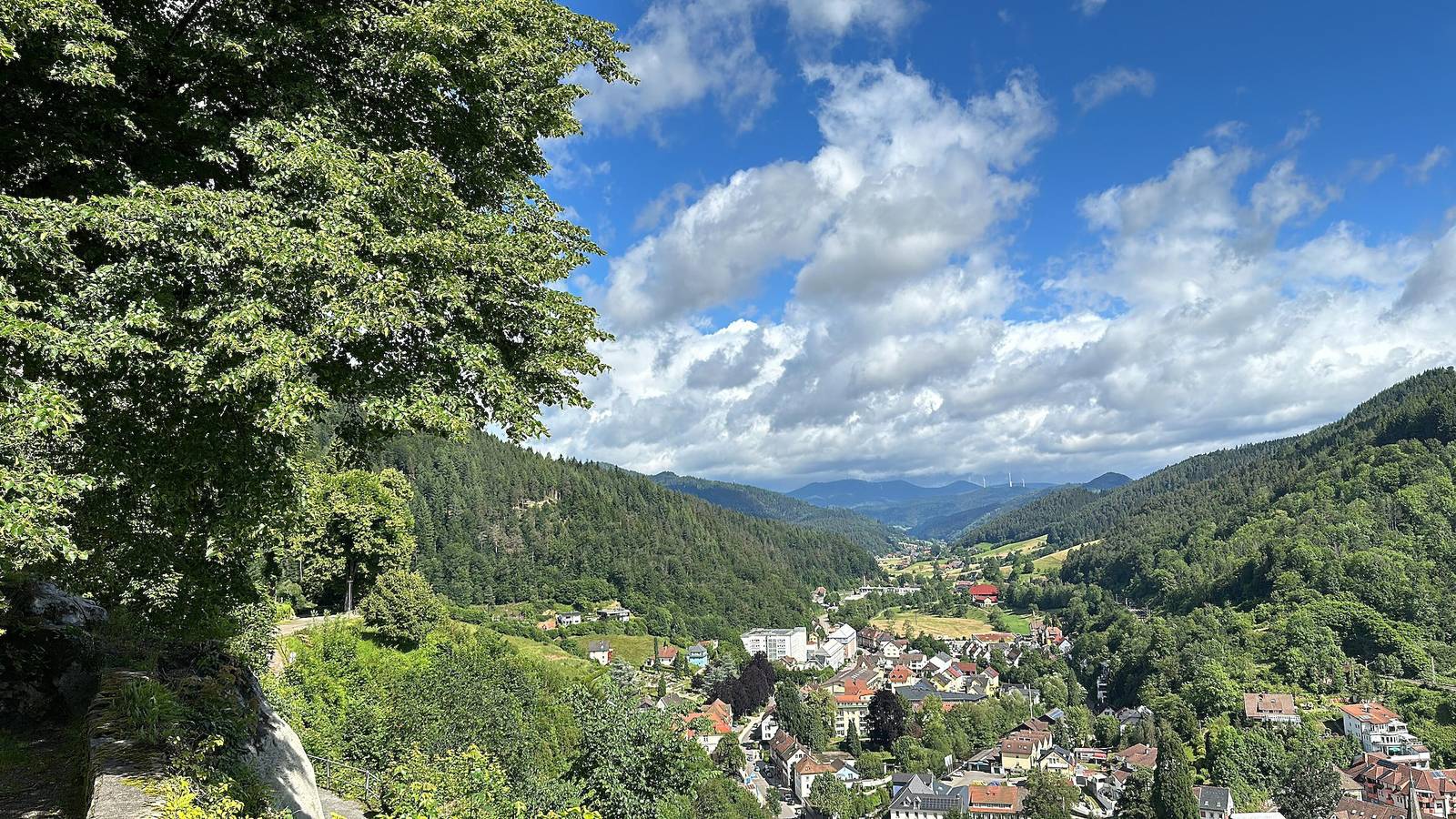 Entire apartment, Apartment 'Lopezan home and living' with Shared Terrace, Balcony and Wi-Fi in Hornberg, Central Black Forest