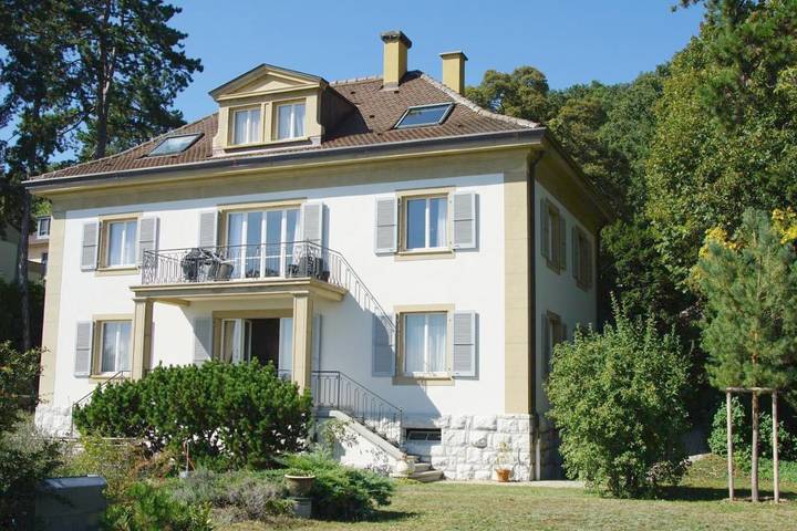 Gîte pour 4 personnes, avec vue ainsi que vue sur le lac et terrasse, animaux acceptés à Neuchâtel - 2