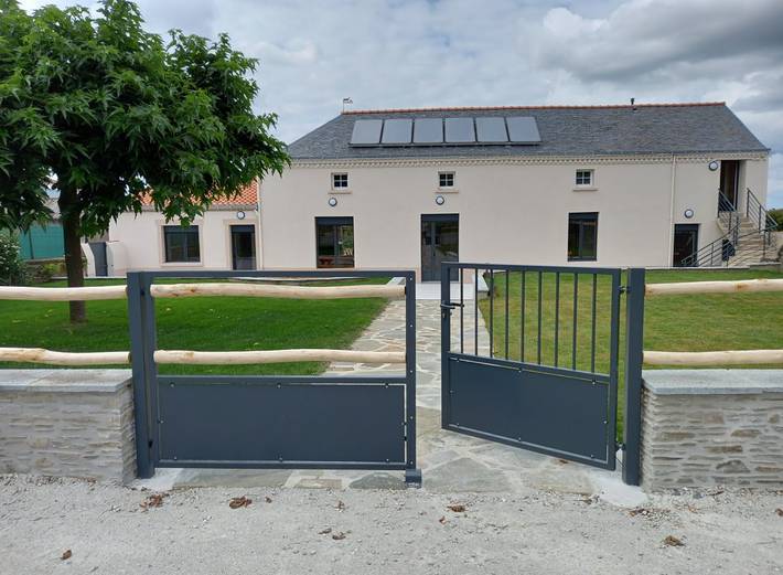 Gîte pour 14 personnes, avec terrasse et jardin