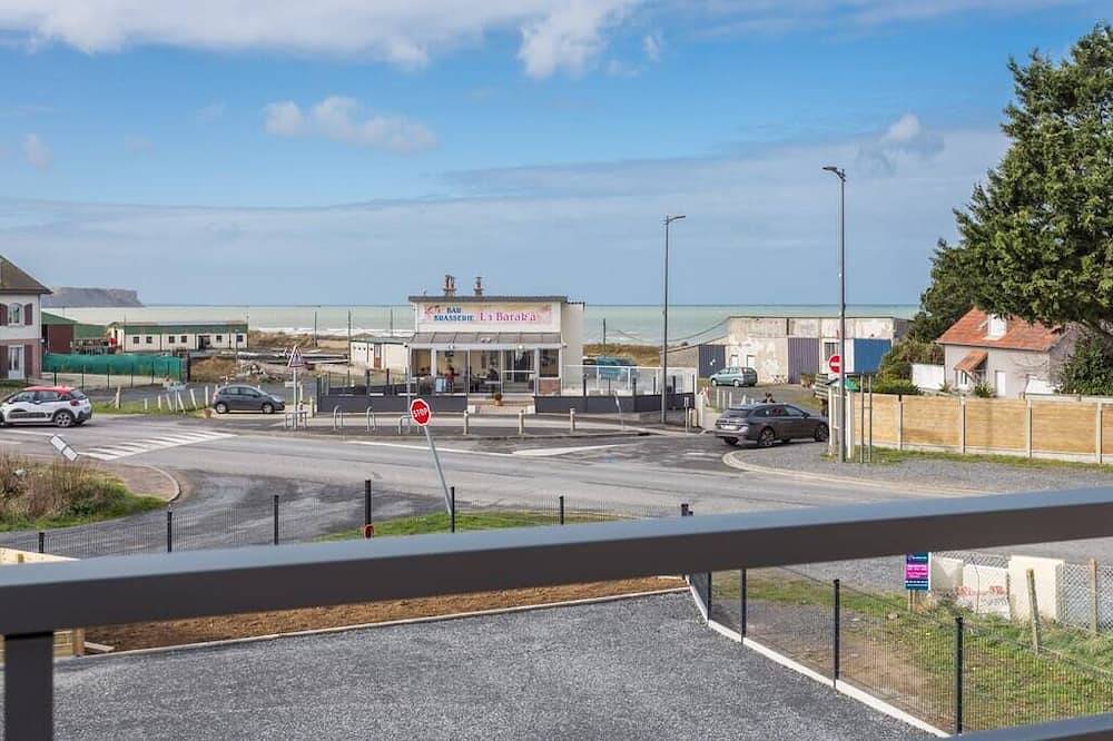 Entire apartment, Babord, apartment with terrace and sea view, parking in Saint-Côme-de-Fresné, Bayeux region