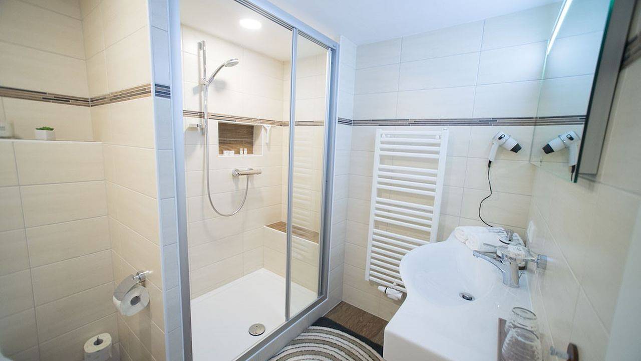 Ganze Ferienwohnung, Zimmer für 2 Personen (30 m²) in Obertraun in Obertraun, Dachstein Salzkammergut