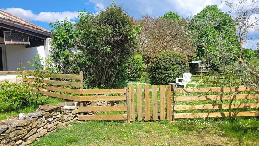 Gîte pour 2 personnes, avec terrasse ainsi que jardin et piscine dans le Gard - 3