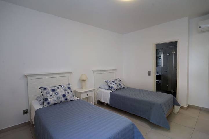 Schöne, geräumige und vollklimatisierte 5-Bett-Villa mit privatem Pool in Carvoeiro, Faro Distrikt