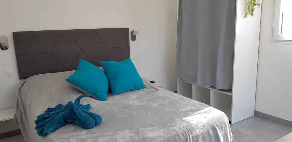 Location de vacances pour 2 personnes, avec jardin ainsi que vue et terrasse dans Lac de Biscarrosse - 3