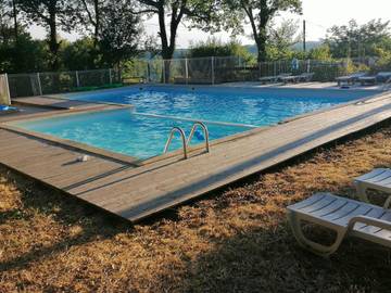 Gîte pour 4 personnes, avec piscine et terrasse à Saint-Aubin-de-Nabirat