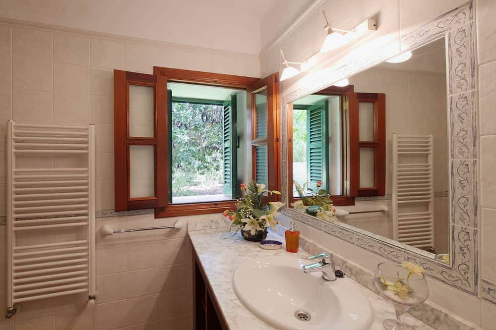 Casa para 6 personas, con precioso jardín y piscina privada en S'Horta, in s'Horta, Felanitx