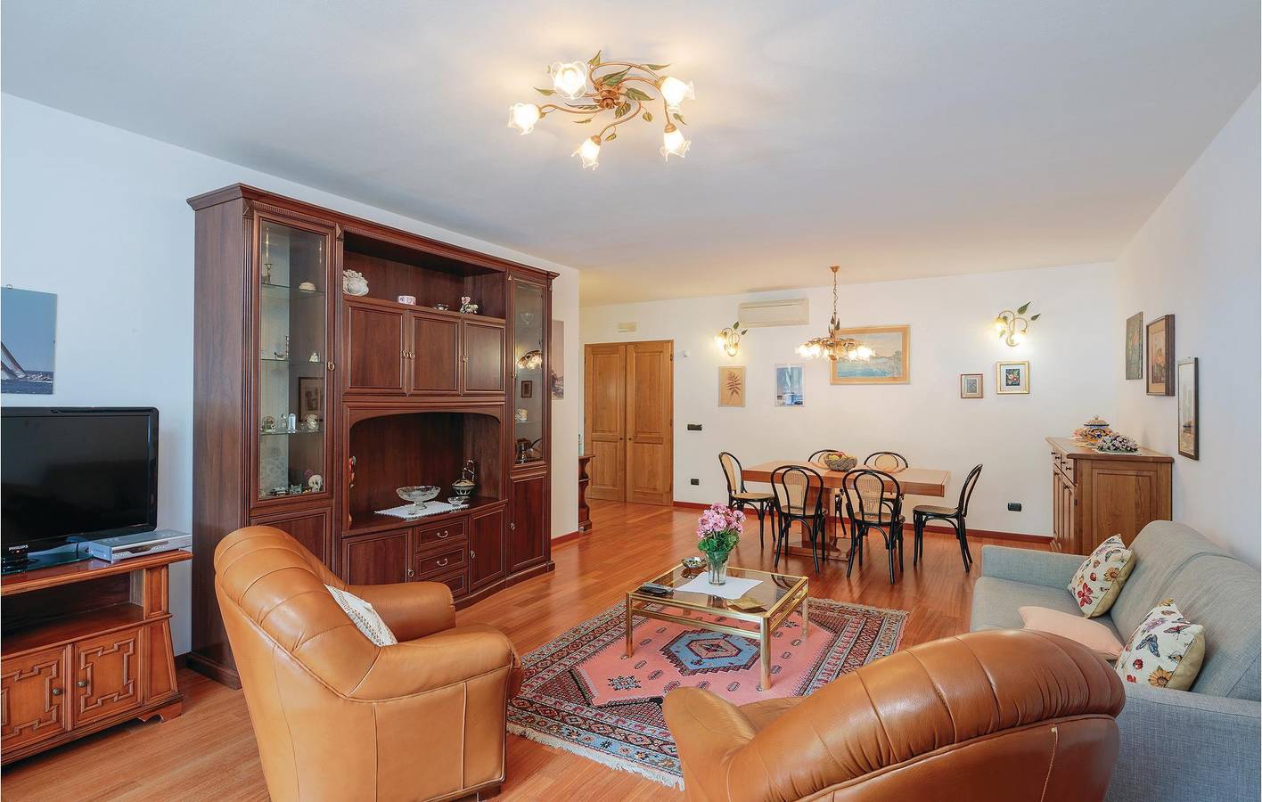 Appartamento di 90mq con aria condizionata, parcheggio, terrazza e WiFi, a 2km dalla spiaggia di Punta Bianca in Fiumaretta di Ameglia, Comune di Ameglia