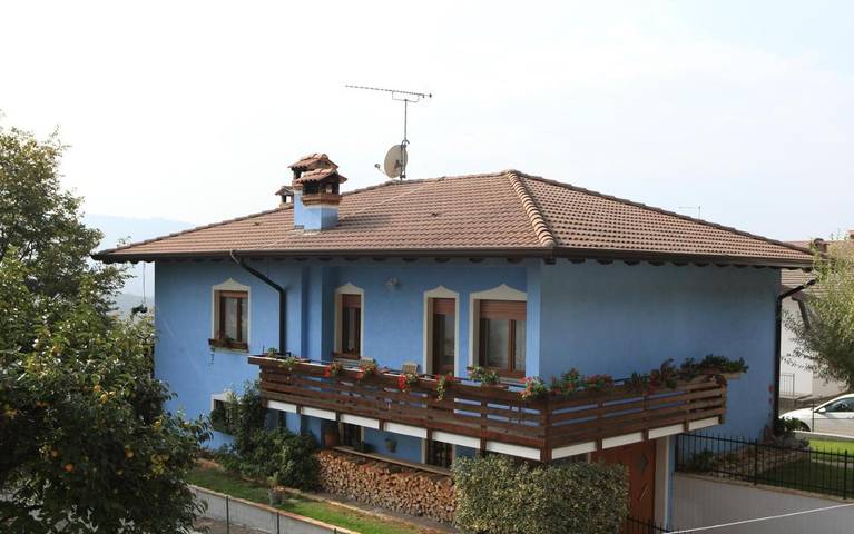 Location de vacances pour 2 personnes, avec Terrasse ainsi que Jardin et Vue à Forgaria nel Friuli