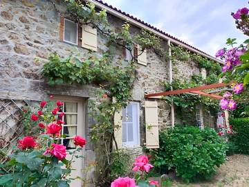 Gîte pour 4 personnes, avec jardin et piscine dans les Deux-Sèvres