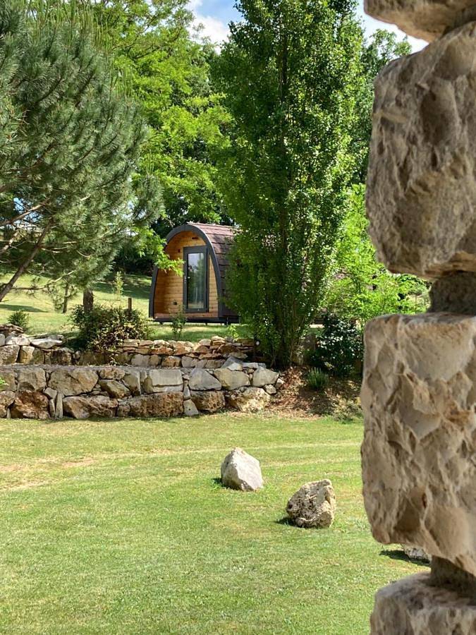 Gîte pour 2 personnes, avec Balcon et Terrasse ainsi que Jardin et Vue à Chazelles