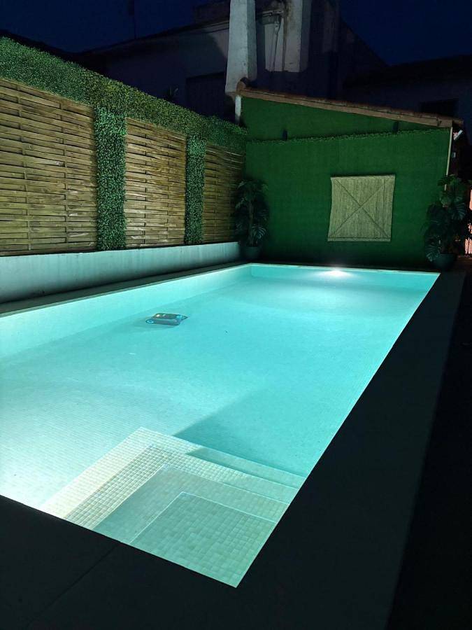 Casa de vacaciones para 16 personas, con piscina además de jardín y jacuzzi en Provincia de Ciudad Real