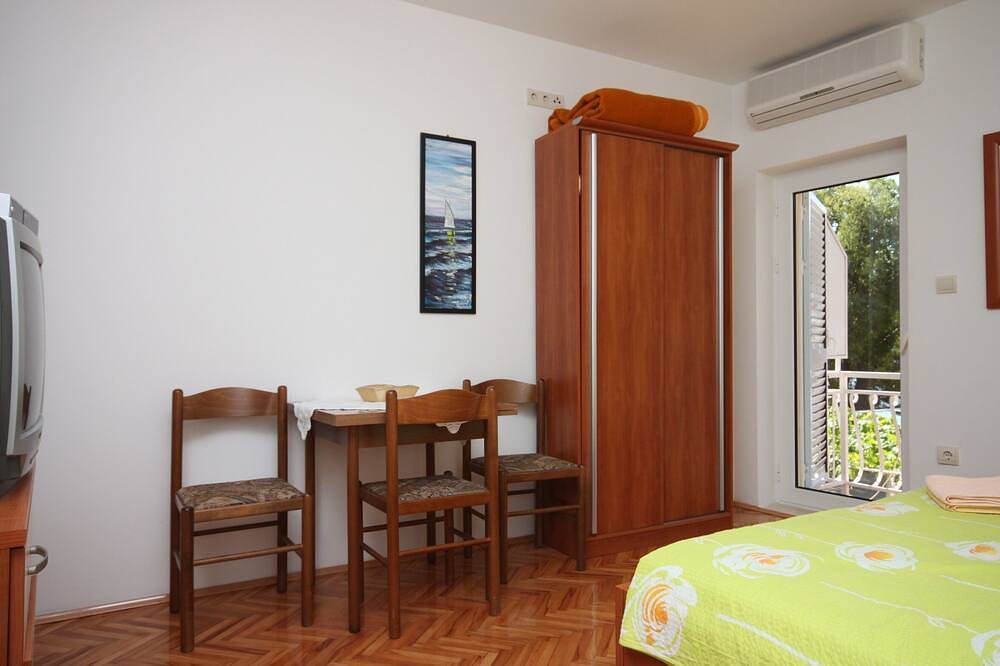 Ganze Wohnung, Studio Appartement am Strand Drvenik Donja vala, Makarska (As-6658-a) in Drvenik, Makarska Riviera