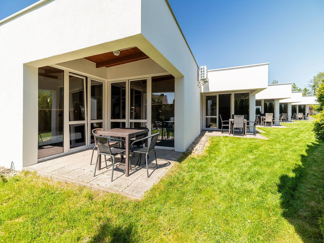 Komfortable Ferienhäuser in Meeresnähe, Pool in Ustronie Morskie, Polnische Ostsee