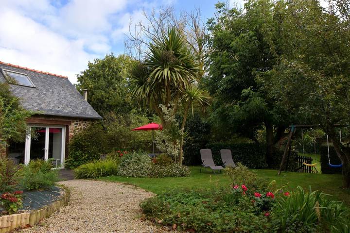 Gîte pour 4 personnes, avec Jacuzzi ainsi que Terrasse et Jardin