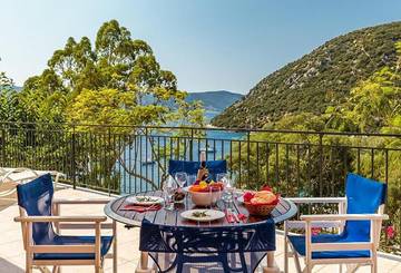 Villa pour 4 personnes, avec jardin ainsi que piscine et vue à Ithaque