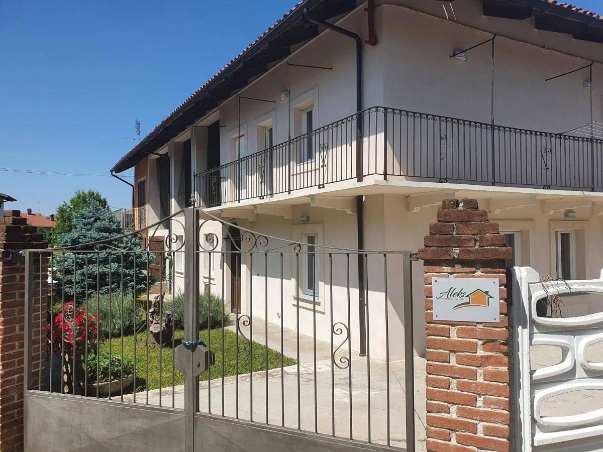 Aleks friendly house in Canale, Langhe