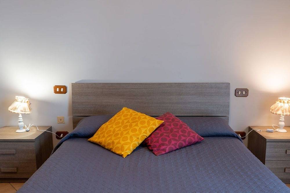 Schöne Wohnung in einem Ferienhaus für 6 Leute mit  W-Lan, Pool, Tv, Terrasse und Parkplatz in Val di Lago, Bolsenasee