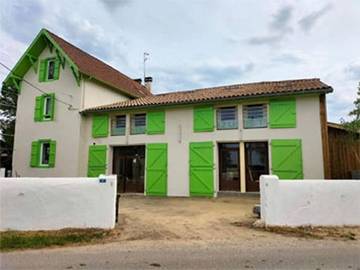Gîte pour 19 personnes à Saubrigues