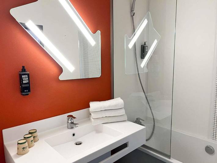 Hôtel pour 3 personnes, avec vue et jardin, animaux acceptés à Saint-Christol-lès-Alès - 4