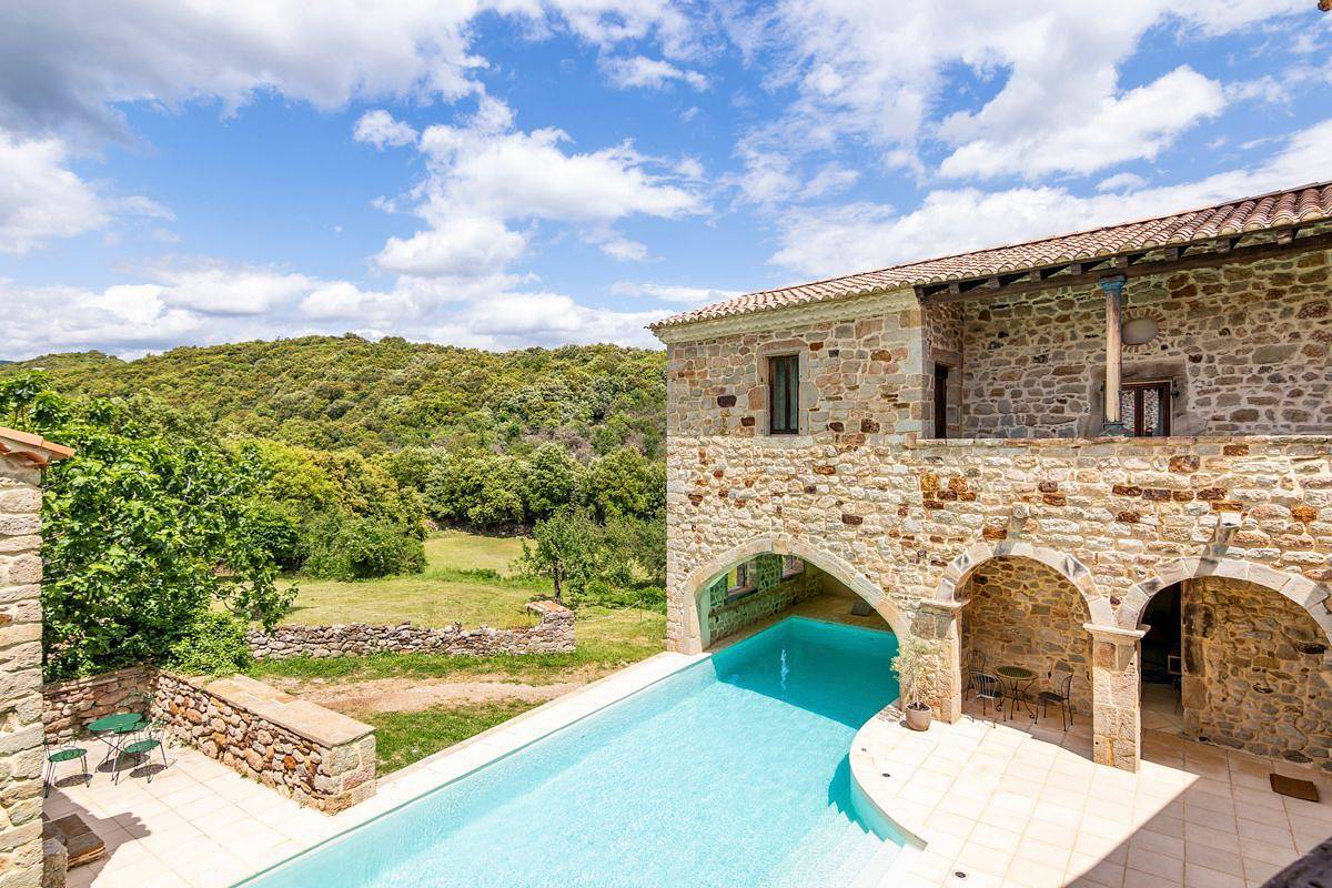 Château pour 20 personnes avec jardin in Banne, Parc national des Cévennes
