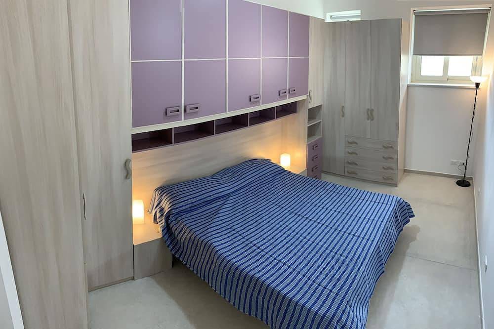 Entire property with 6 independent apartments for 23 people in Santa Caterina dello Ionio, Catanzaro Province