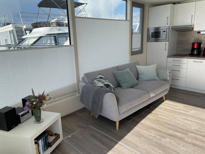 Hausboot für 2 Personen, mit Garten und Terrasse in Ribnitz-Damgarten - 2