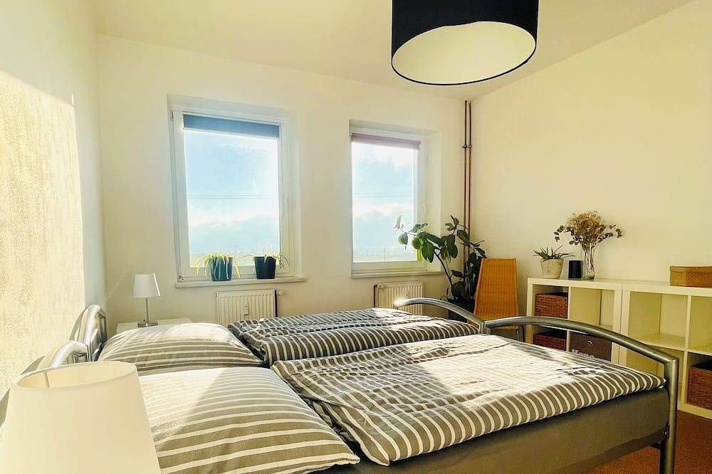 Ganze Wohnung, \"Mts -Haus Zettemin\" - 2 Familienfreundliche Ferienwohnungen in Mecklenburg in Zettemin, Müritz