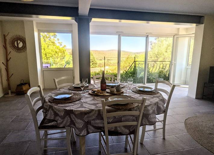 Gîte pour 5 personnes, avec jardin et terrasse