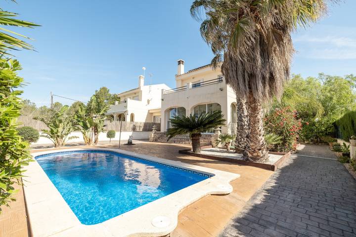 Chalet para 6 personas, con jardín, Se admiten mascotas en Tierras del Ebro